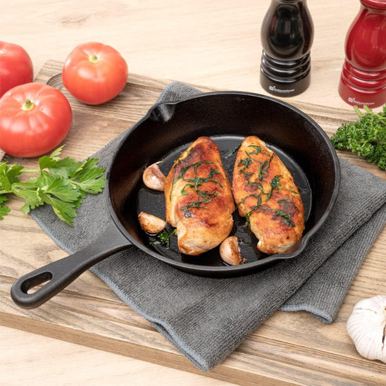 poele fonte volaille ail tomate